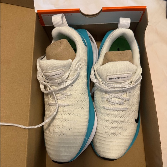 Nike Women’s InfinityRN 4 Road Running Shoes size 7 NWT - Picture 2 of 5